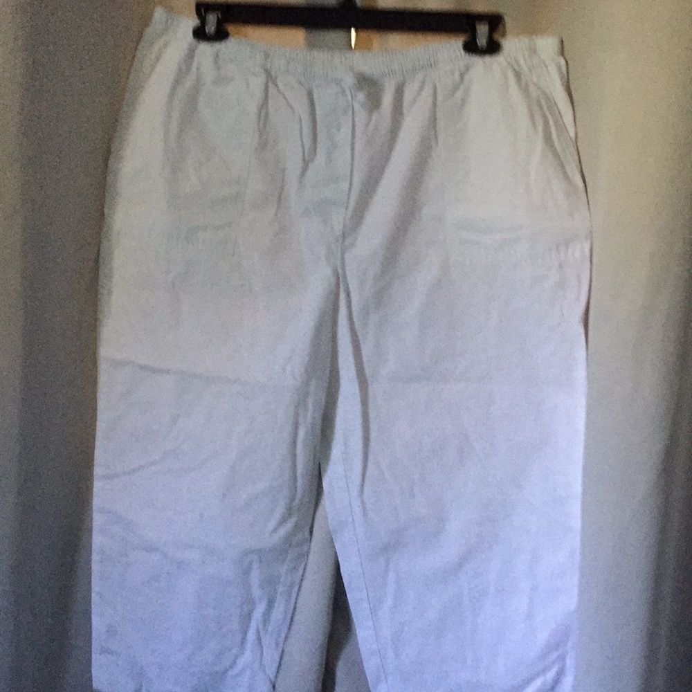 White Capri pant